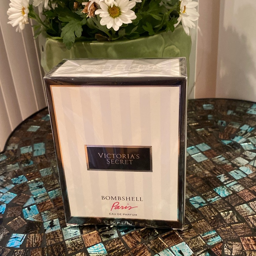 NEW Victoria’s Secret Bombshell Paris Eau de Parfum